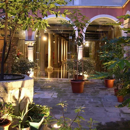 Casa Antico Portego מלון *